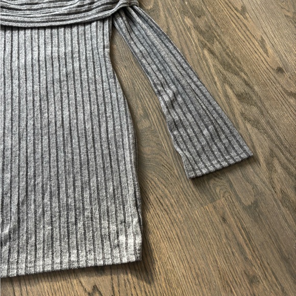 Gray Off-Shoulder Ribbed Dress - Picture 2 of 2